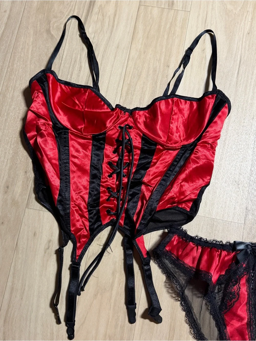 Vintage Y2K Frederick’s of Hollywood Red Black Satin Bustier & Panty Set NWT